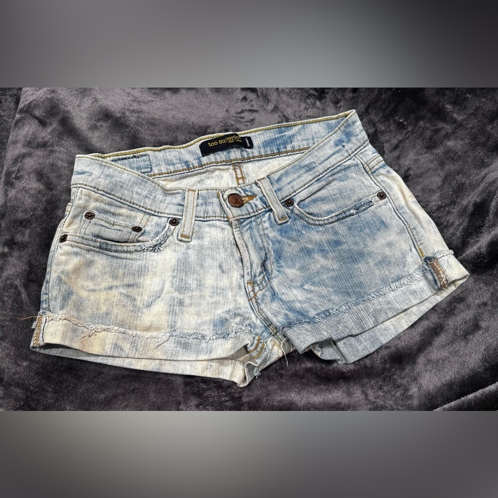 Shorts​​​
